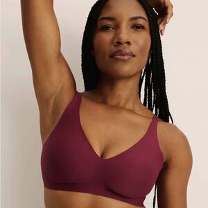 Knix Revolution v-neck bra dark cherry